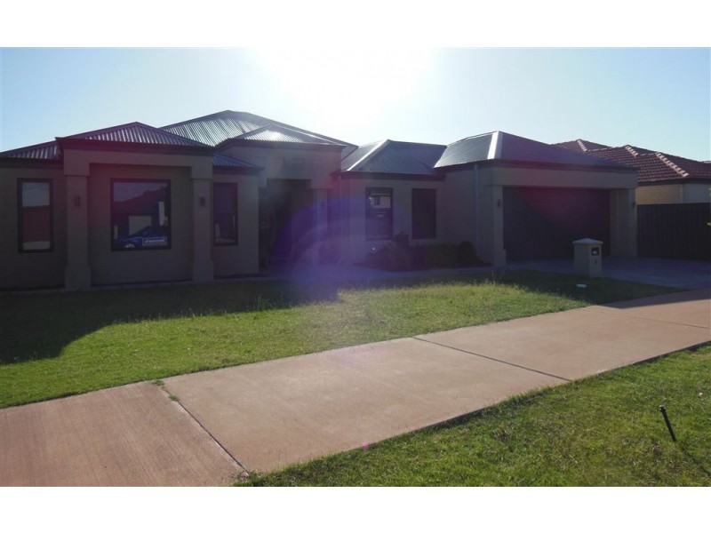 5 Baldessin Avenue, Harrisdale WA 6112