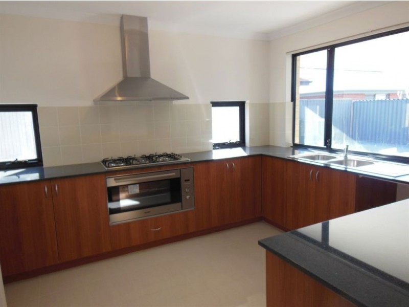 5 Baldessin Avenue, Harrisdale WA 6112