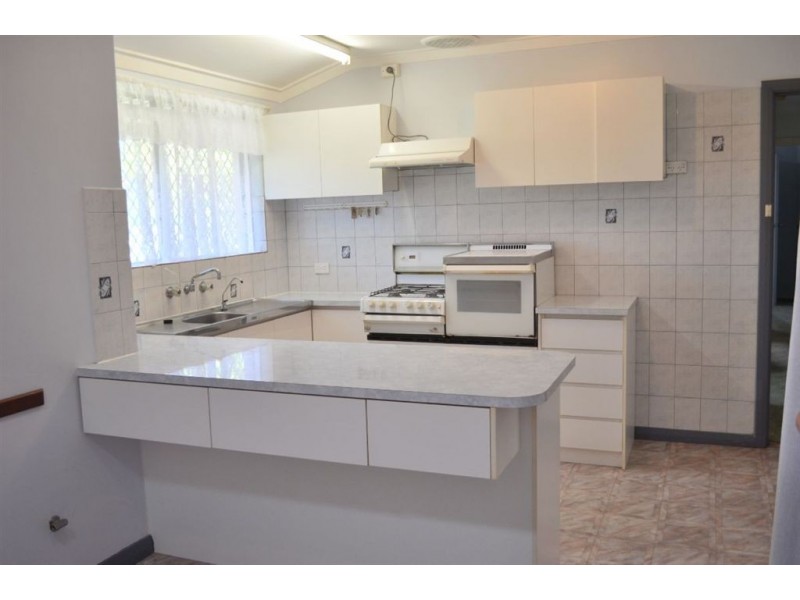 25 Edgeroi Way, Armadale WA 6112