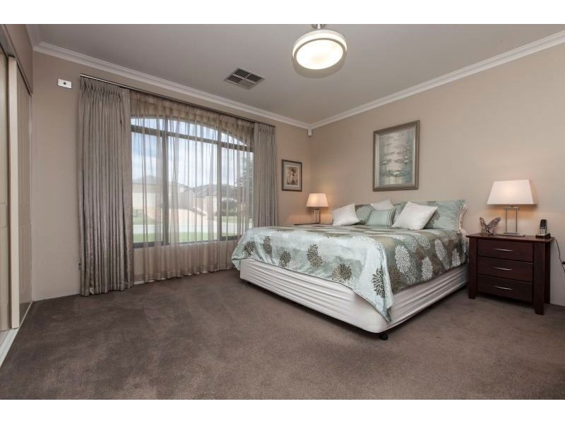 8 Royale Way, Bibra Lake WA 6163