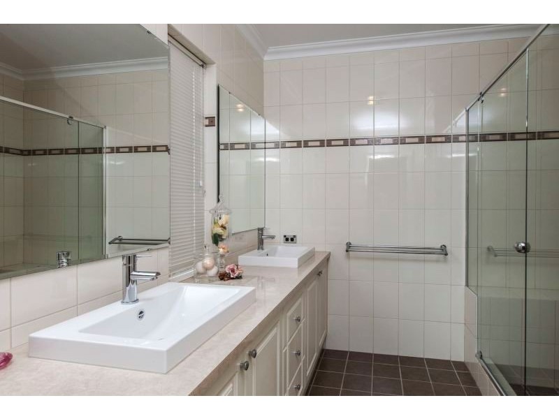 8 Royale Way, Bibra Lake WA 6163