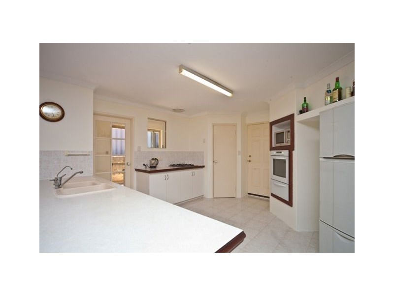 5 Greenpark Rise, Bibra Lake WA 6163