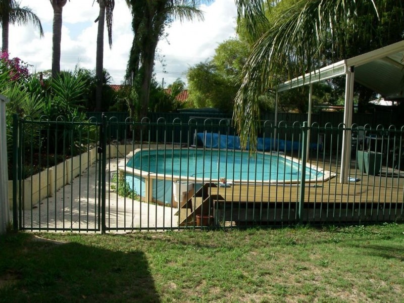 11 Chidzey Drive, Seville Grove WA 6112