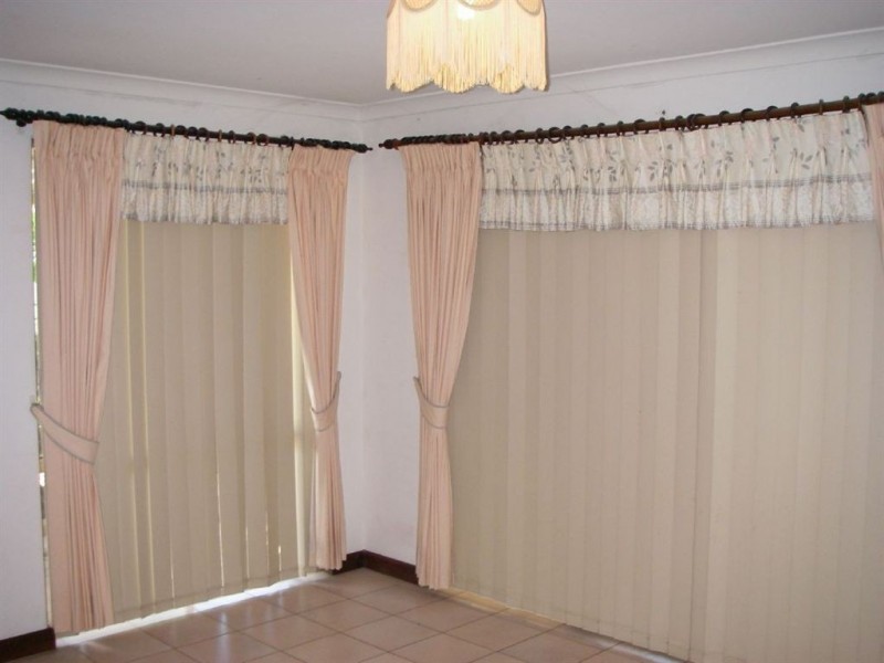 1/32 Abernethy Grove, Seville Grove WA 6112