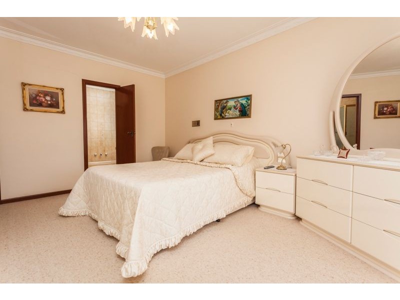 33 Hanlon Street, Hamilton Hill WA 6163