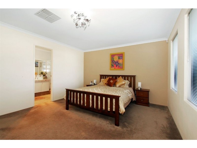 135 Shreeve Road, Canning Vale WA 6155