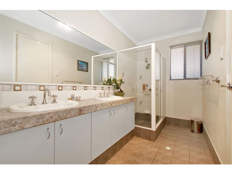 135 Shreeve Road, Canning Vale WA 6155