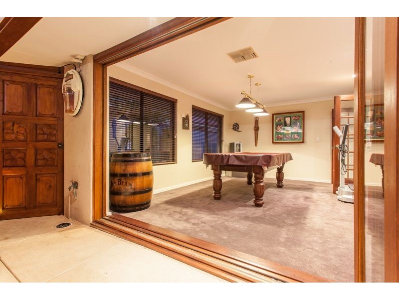 6 Strathcona Rise, Bibra Lake WA 6163