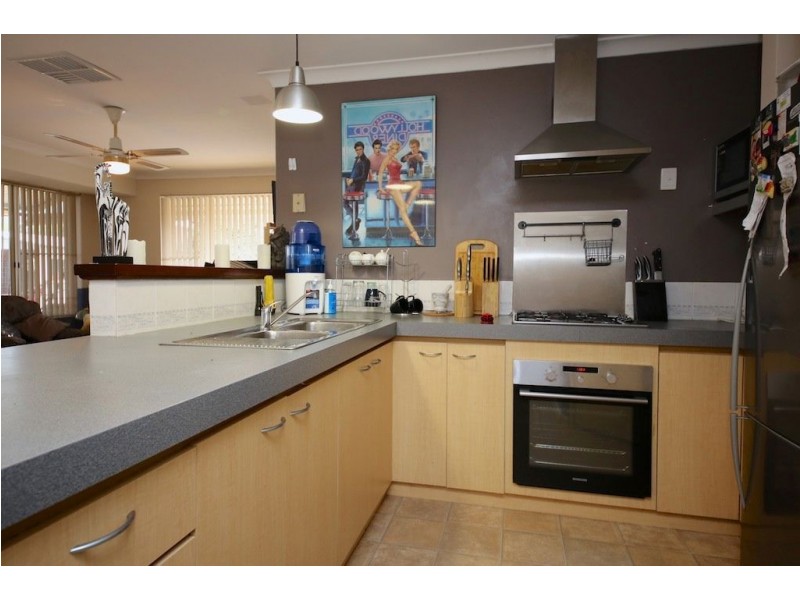 1 Pearce Court, Huntingdale WA 6110