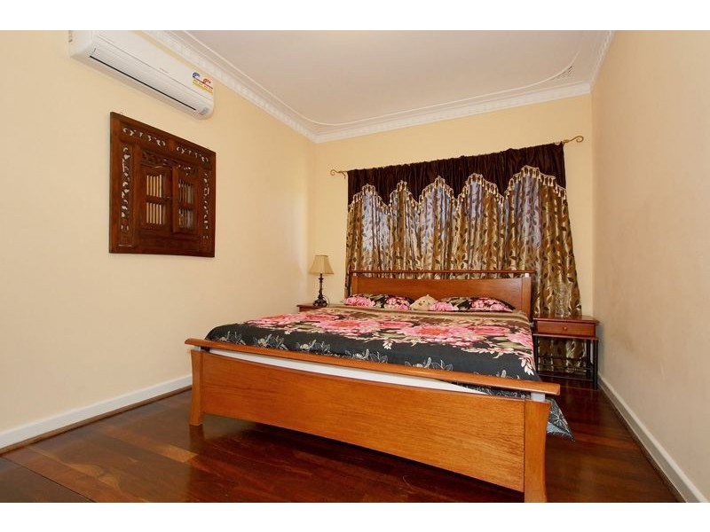 7 Tonbridge Way, Thornlie WA 6108