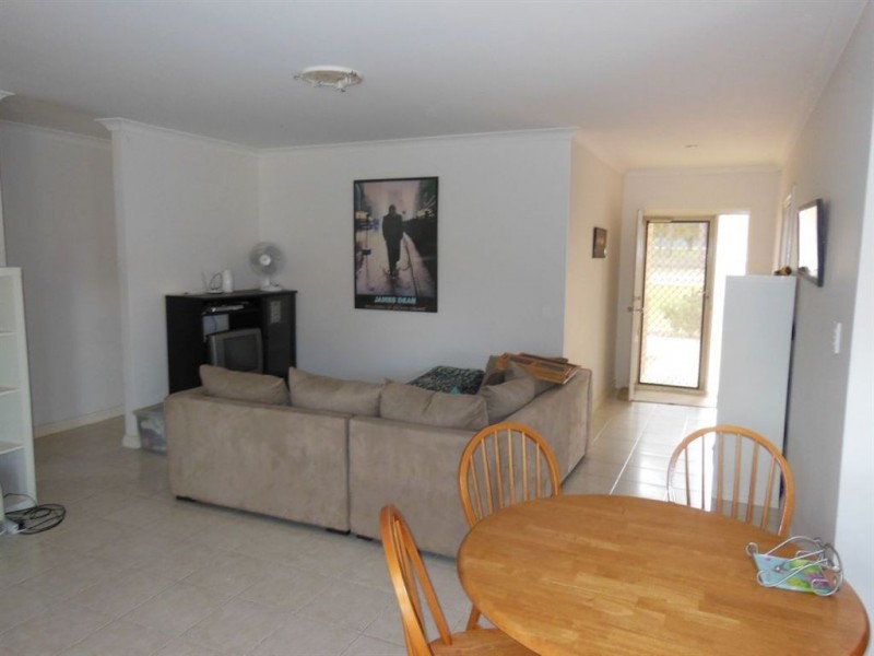 2B Roberts, Carlisle WA 6101