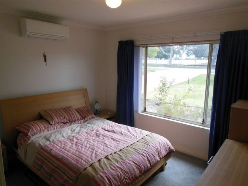 2B Roberts, Carlisle WA 6101