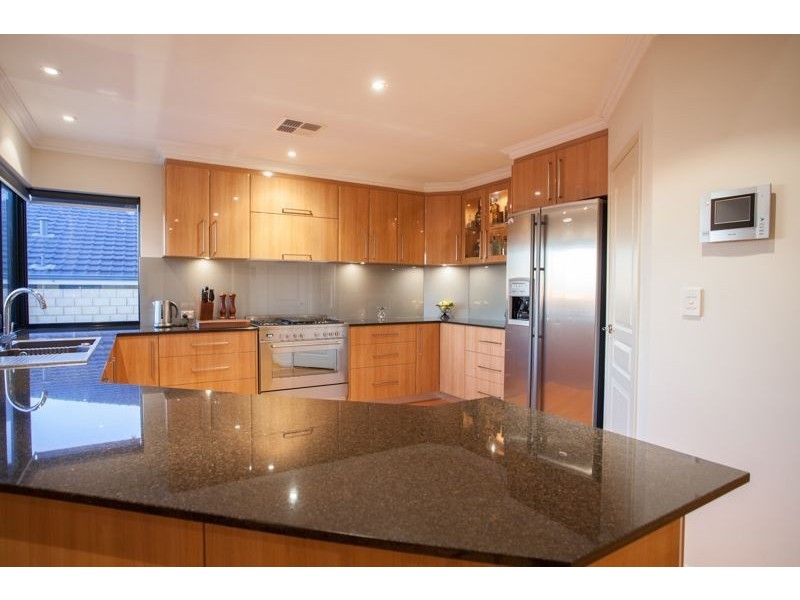 10 Tantabiddi Heights, Yangebup WA 6164