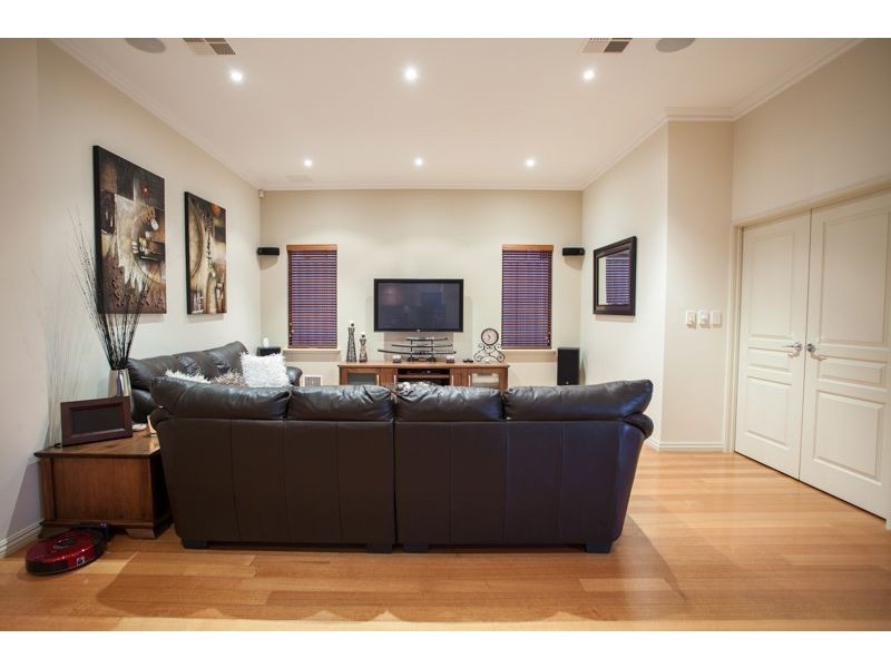 10 Tantabiddi Heights, Yangebup WA 6164