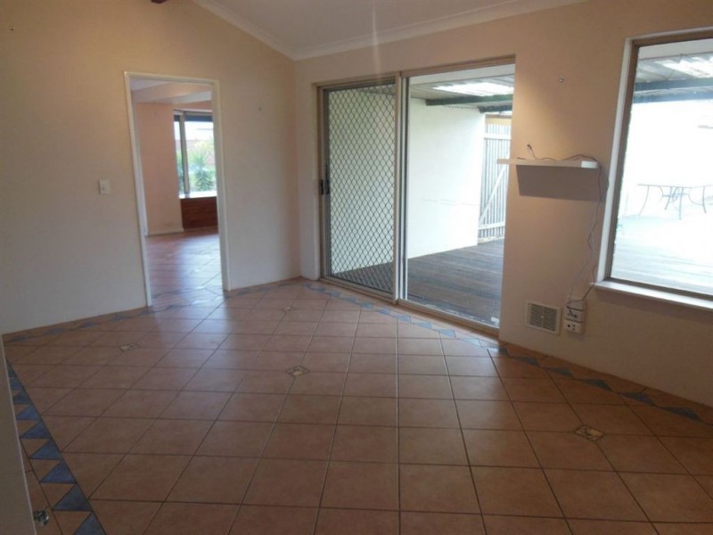16 Kookaburra Way, Gosnells WA 6110