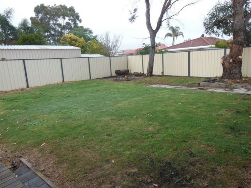 16 Kookaburra Way, Gosnells WA 6110