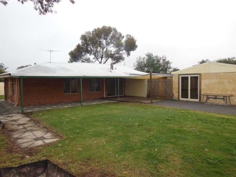 16 Kookaburra Way, Gosnells WA 6110