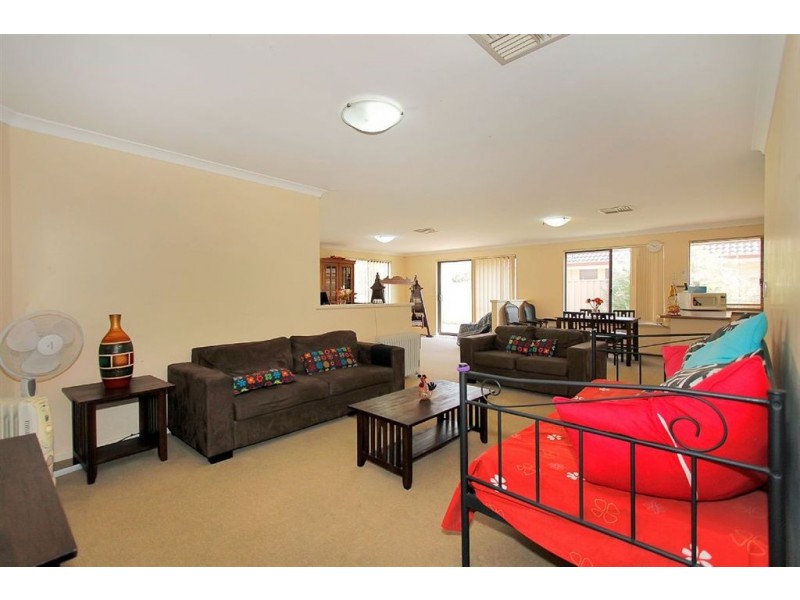 4 Gamenya Street, Canning Vale WA 6155