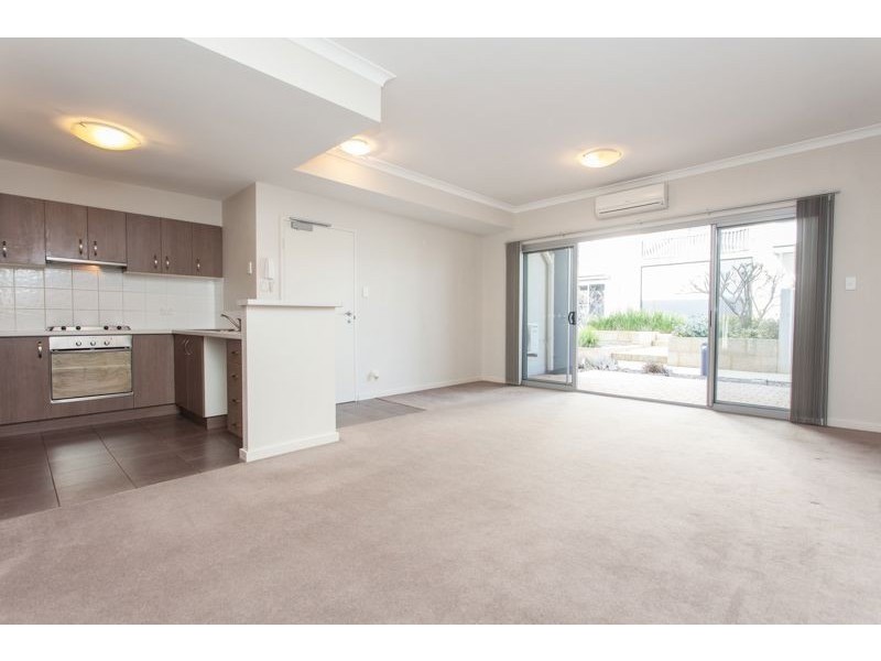 17/6 Ibera Way, Success WA 6164