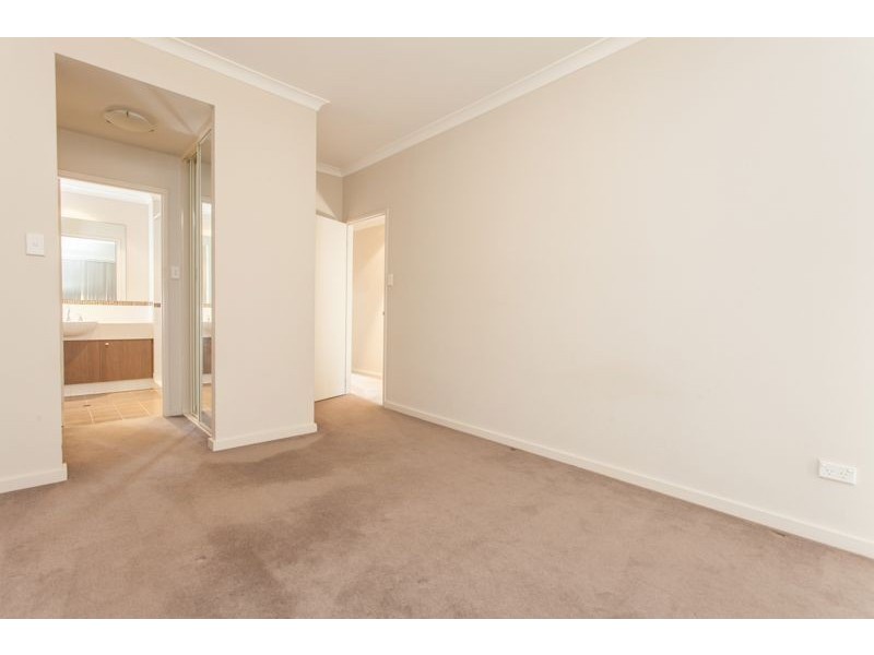 17/6 Ibera Way, Success WA 6164