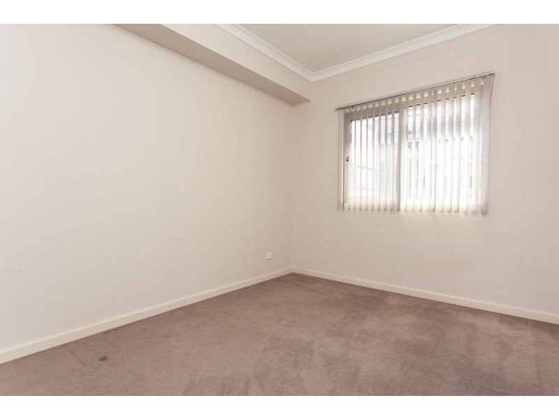 17/6 Ibera Way, Success WA 6164