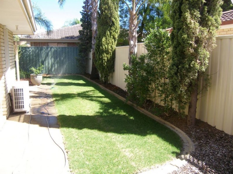 8 Settlers Way, Gosnells WA 6110