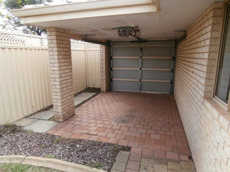 8 Settlers Way, Gosnells WA 6110