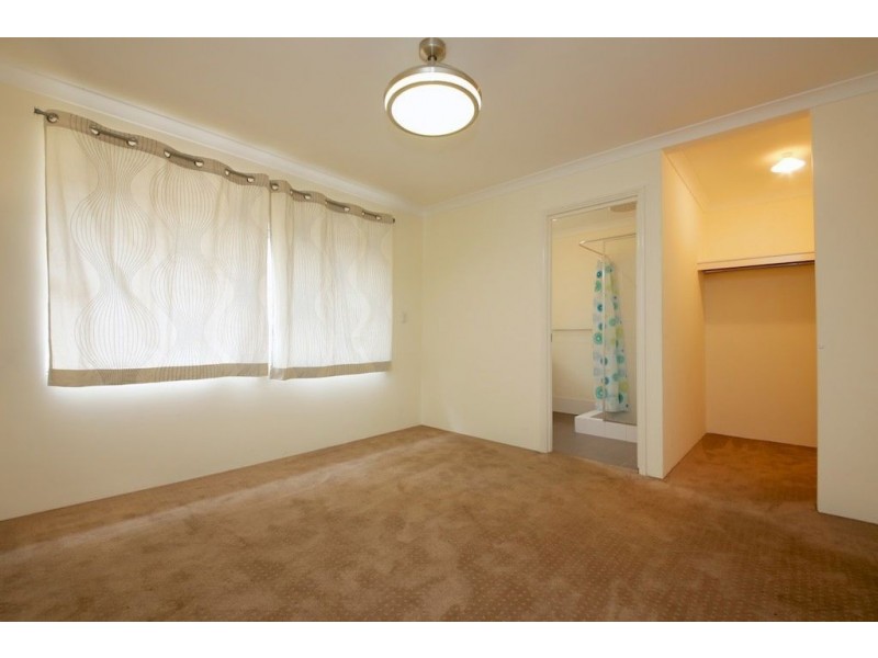 4 Daffodil, Canning Vale WA 6155