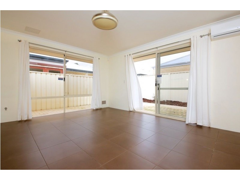 4 Daffodil, Canning Vale WA 6155