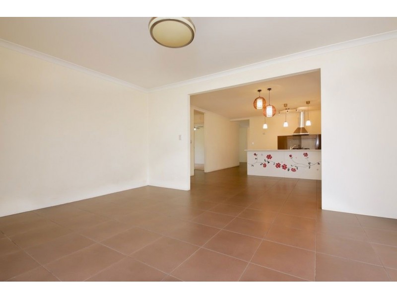 4 Daffodil, Canning Vale WA 6155