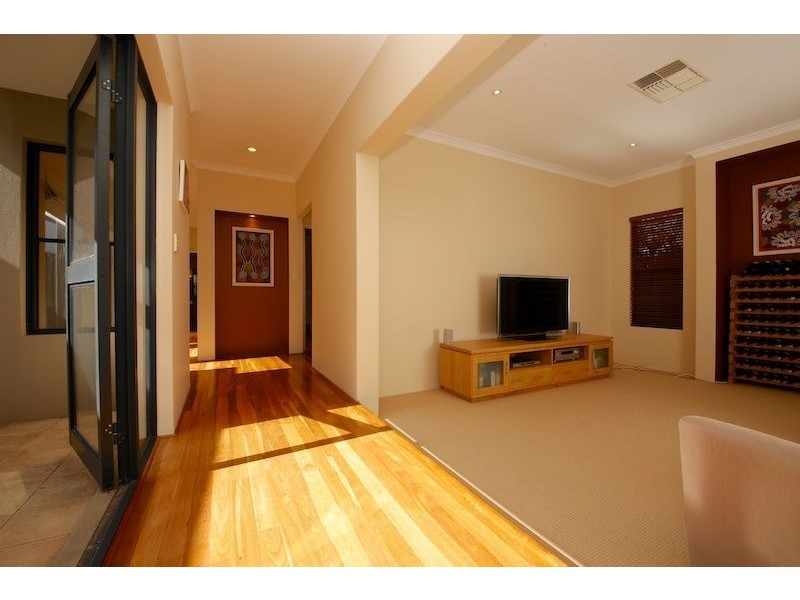 82A Swan Road, Attadale WA 6156