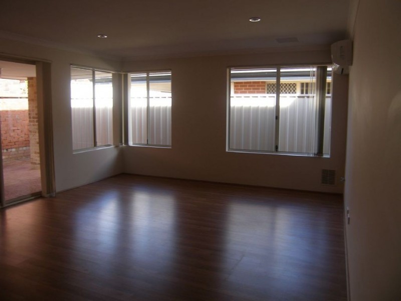 2/50 Sixth Road, Armadale WA 6112