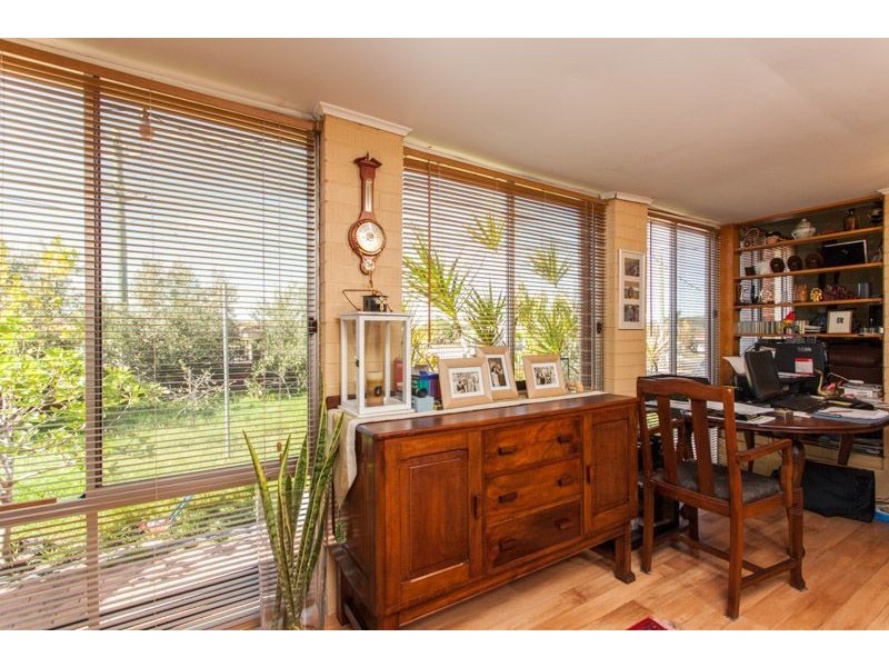 6 Hartree Close, Willagee WA 6156