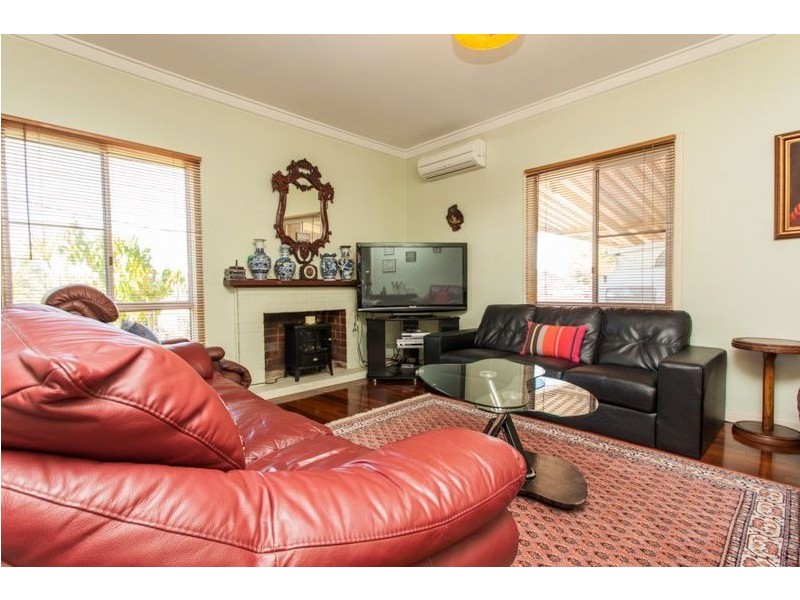 6 Hartree Close, Willagee WA 6156