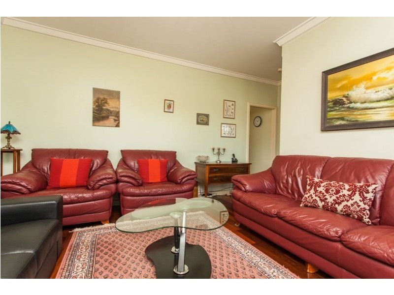 6 Hartree Close, Willagee WA 6156