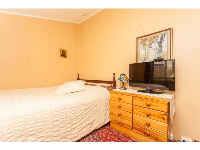 6 Hartree Close, Willagee WA 6156