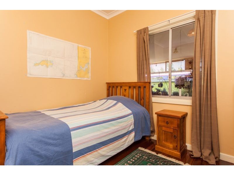 6 Hartree Close, Willagee WA 6156
