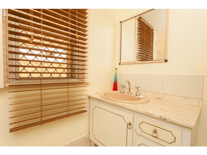 6 Hartree Close, Willagee WA 6156