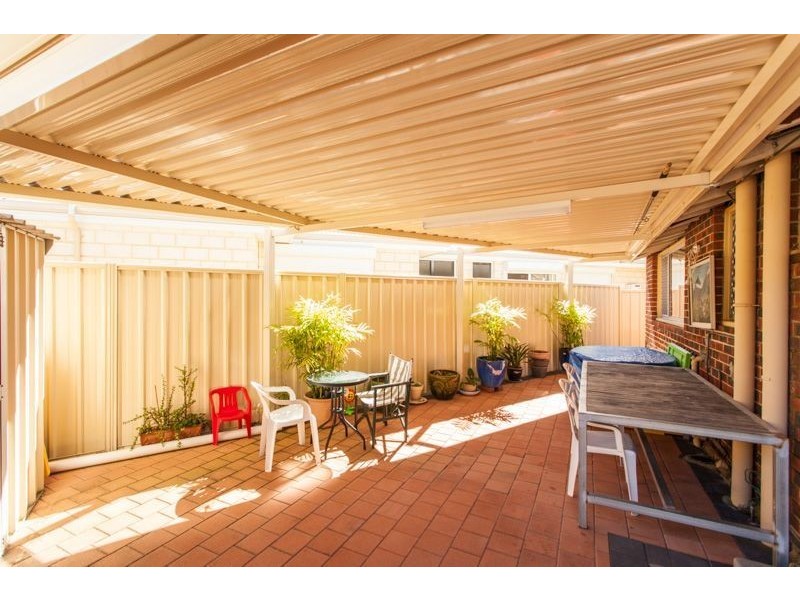 6 Hartree Close, Willagee WA 6156