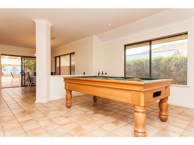 3 Royale Way, Bibra Lake WA 6163