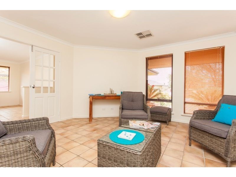 3 Royale Way, Bibra Lake WA 6163