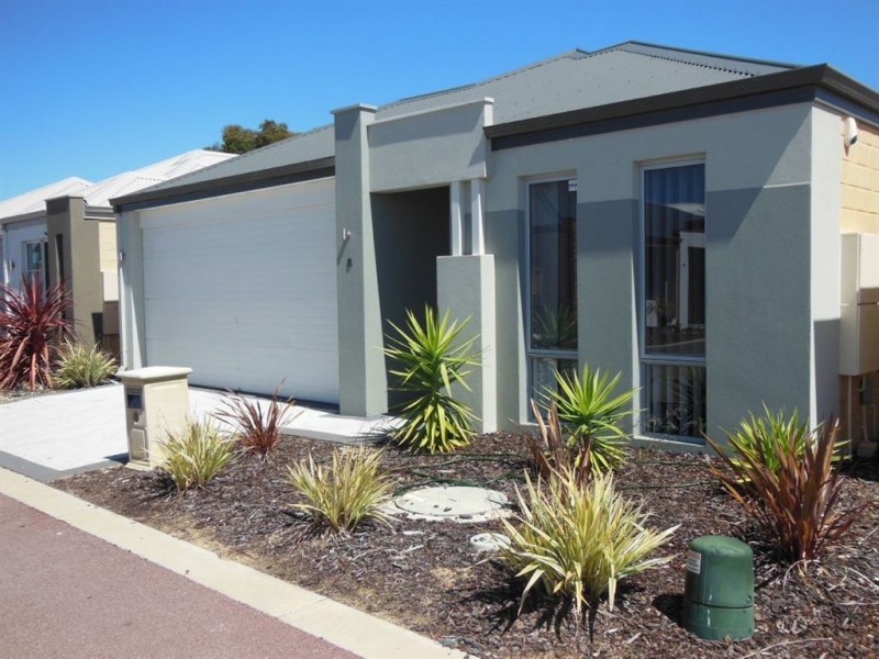8 Salford Lane, Canning Vale WA 6155