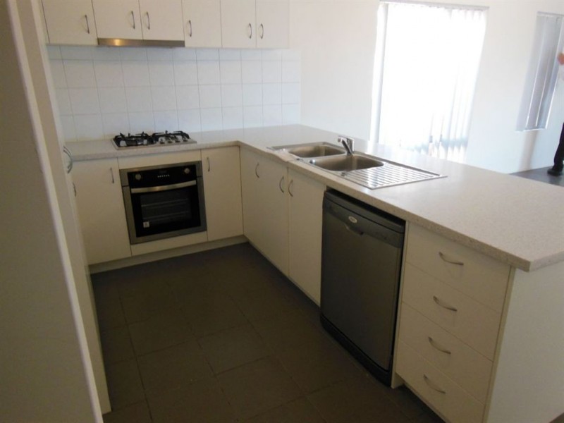 8 Salford Lane, Canning Vale WA 6155