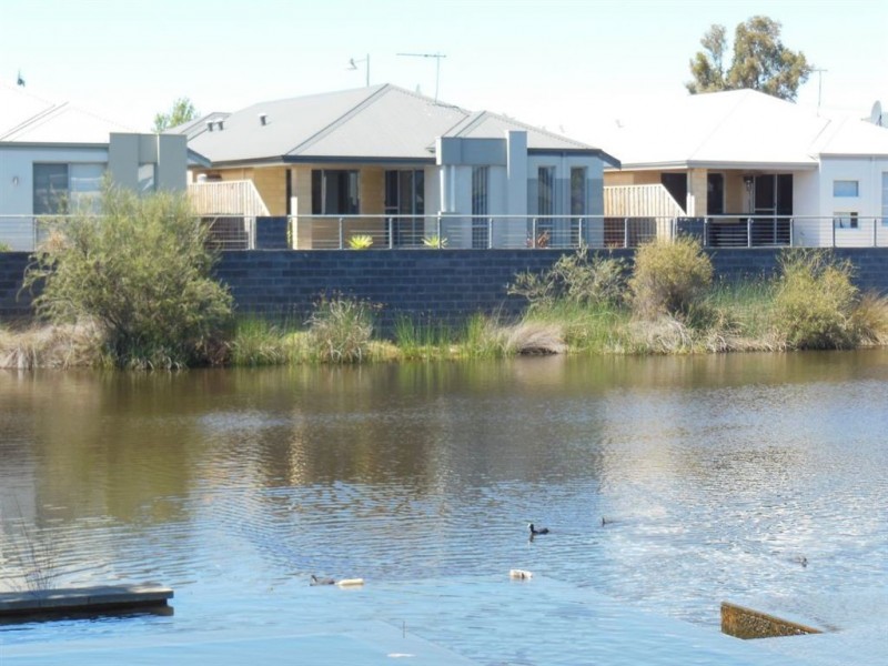 8 Salford Lane, Canning Vale WA 6155