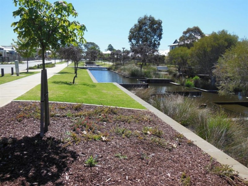 8 Salford Lane, Canning Vale WA 6155