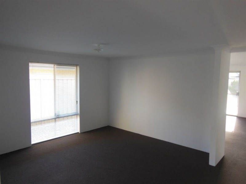 11 Glenariff Boulevard, Canning Vale WA 6155