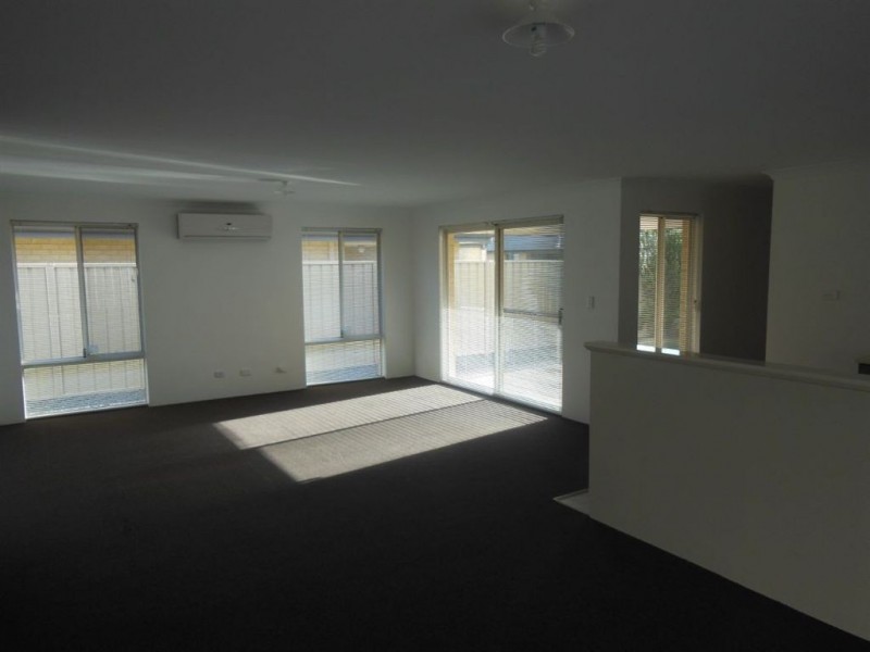 11 Glenariff Boulevard, Canning Vale WA 6155