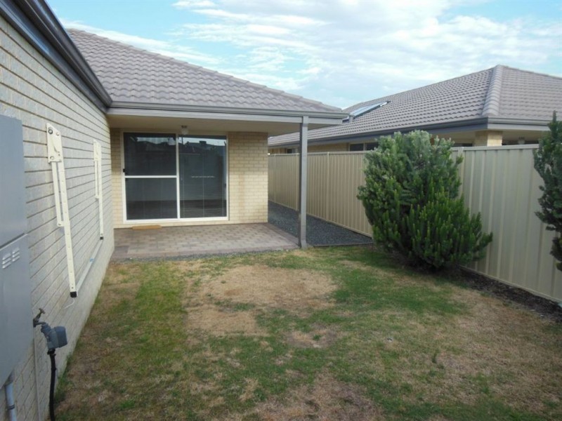 11 Glenariff Boulevard, Canning Vale WA 6155