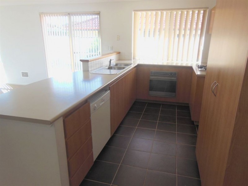 16 Fallon Place, Seville Grove WA 6112