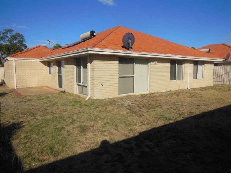 16 Fallon Place, Seville Grove WA 6112